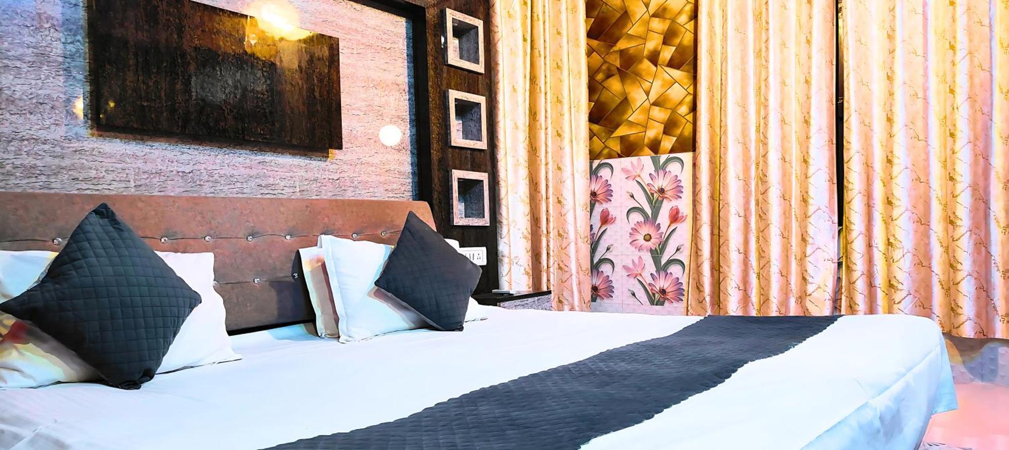 Ramayana Grand Hotel Ayodhya ภายนอก รูปภาพ