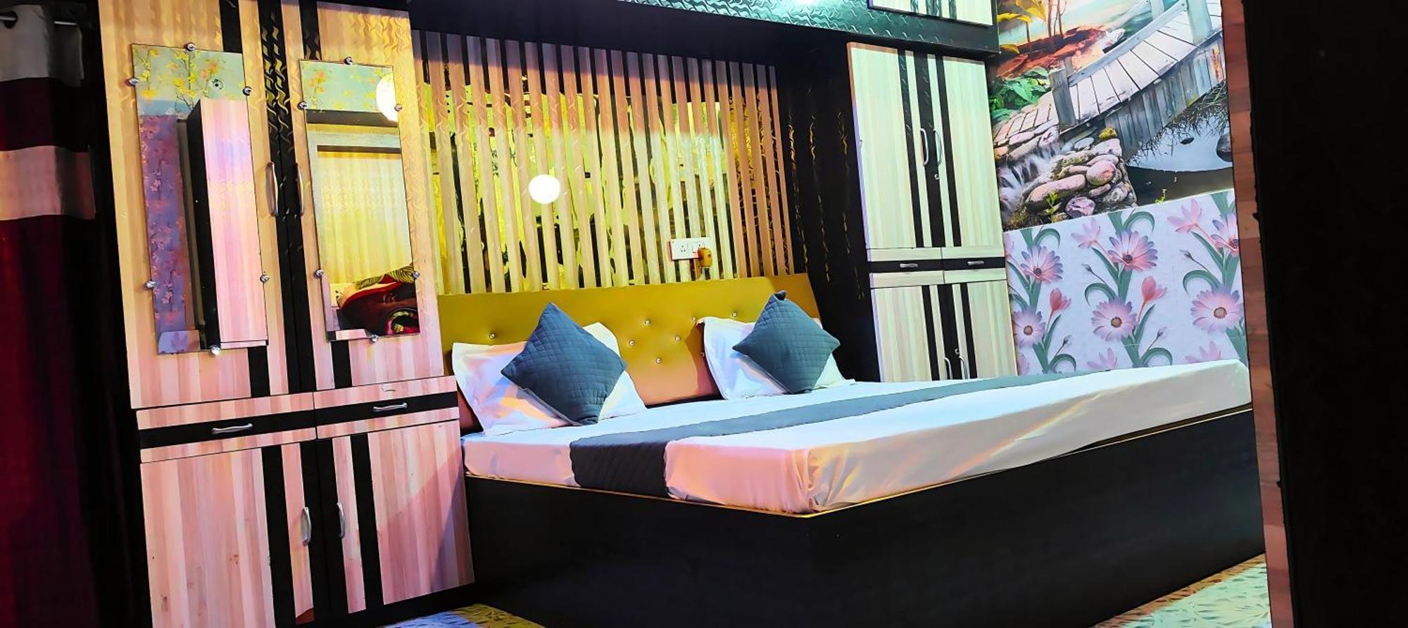 Ramayana Grand Hotel Ayodhya ภายนอก รูปภาพ